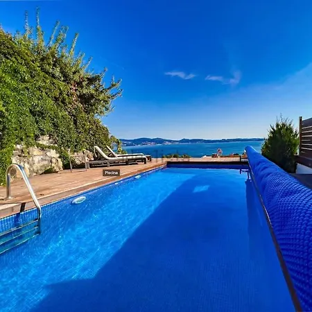 Villa Mirador De *